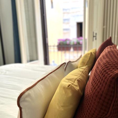 Palazzo Barone,Nel Cuore Del Borgo Antico. Apartamento Bari Exterior foto