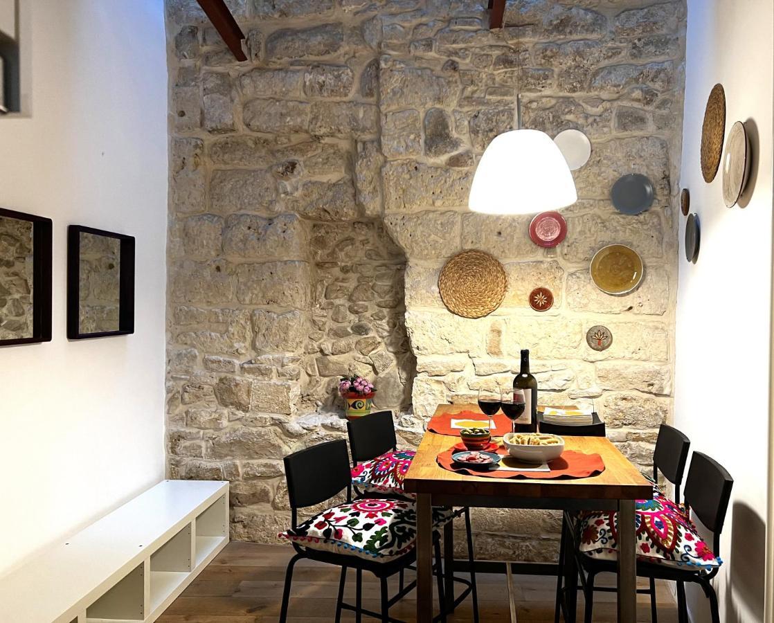 Palazzo Barone,Nel Cuore Del Borgo Antico. Apartamento Bari Exterior foto